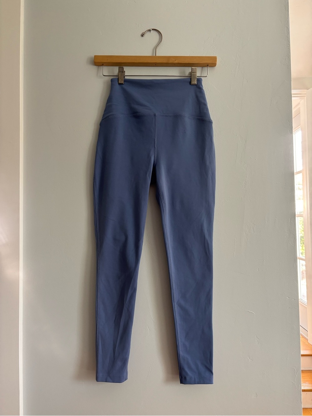 Beyond Yoga Hazy Peri Peri Set Leggings and Top Small - Picture 4 of 6